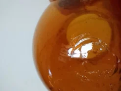 Petit pichet en verre bullé de Biot jaune doré