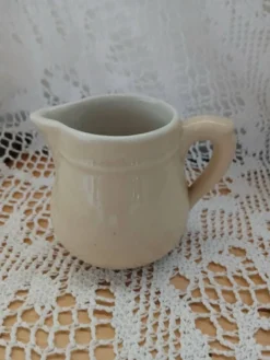 Petit pichet/ pot à lait / crémier ancien
