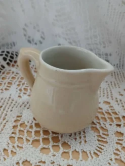 Petit pichet/ pot à lait / crémier ancien