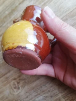 Petit pichet terre cuite bicolore marron jaune