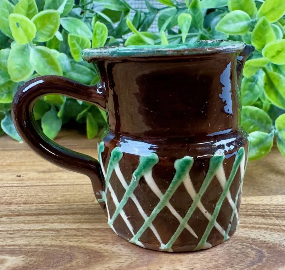 Petit pichet vintage en céramique émaillée brune décor géométrique