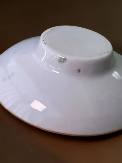Petit plat couvert chinois en porcelaine, décor Wan Shou, années 1970-80