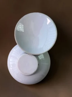 Petit plat couvert chinois en porcelaine, décor Wan Shou, années 1970-80