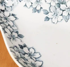 Petit plat vintage creux motif fleurs