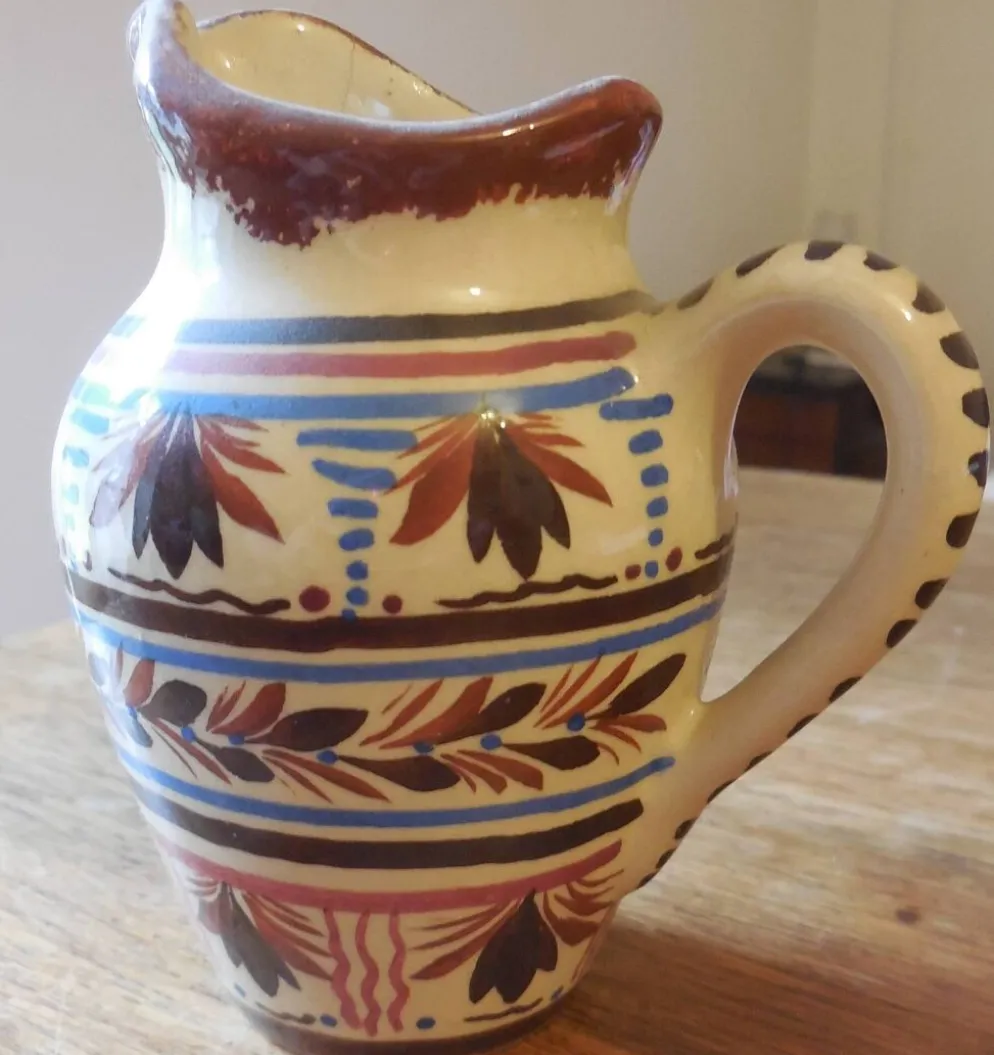 Petit pot à lait ancien en céramique de Quimper