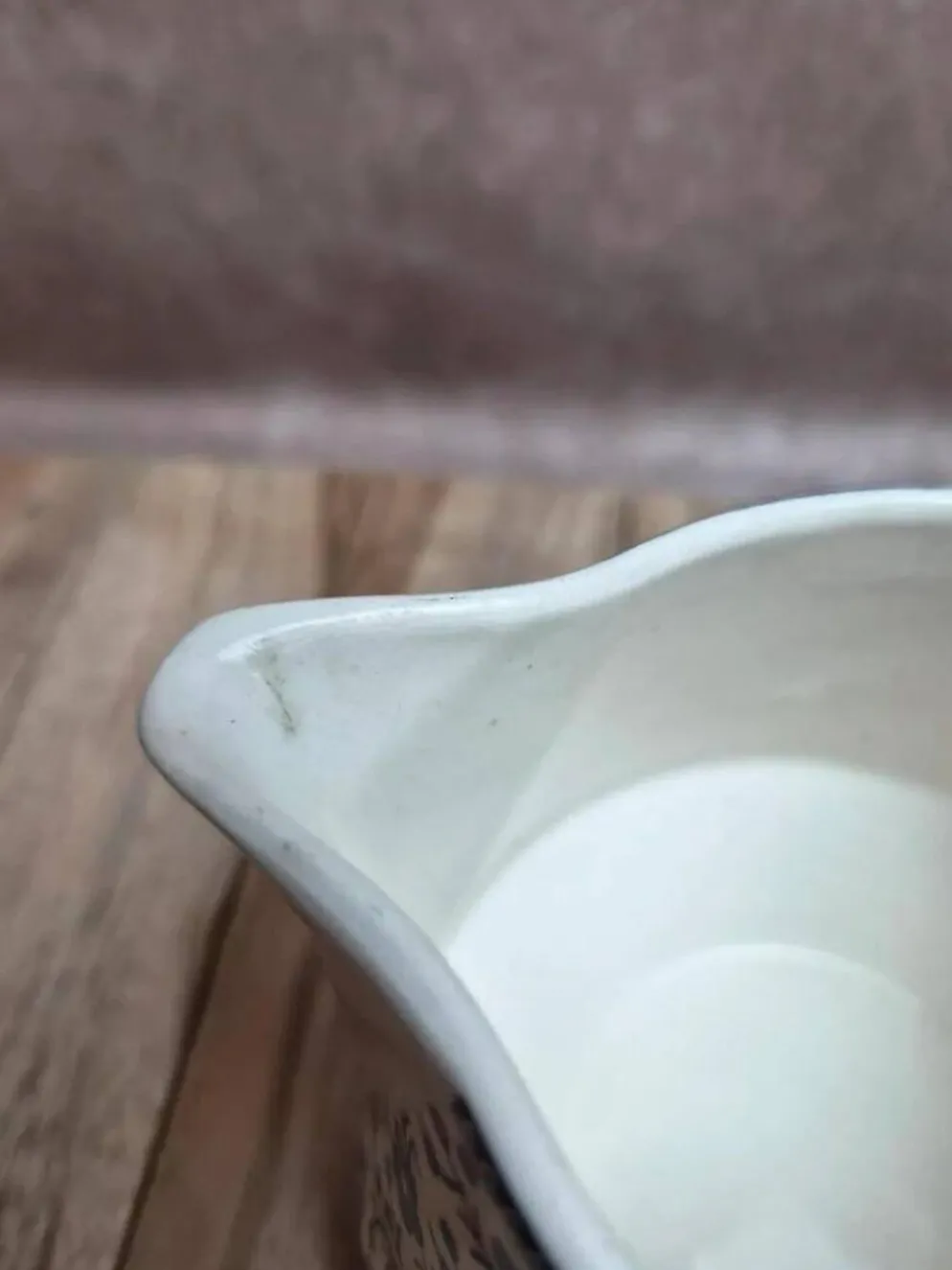 Petit pot à lait Boch Frères – La Louvière modèle Dragon – décor bleu – Belgique vintage