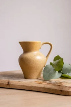 Petit Pot à Lait en Grès Moucheté