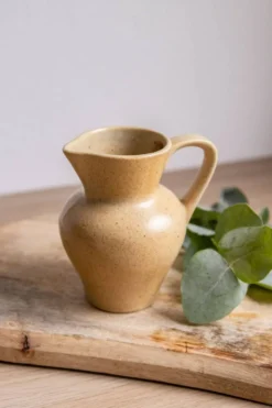 Petit Pot à Lait en Grès Moucheté