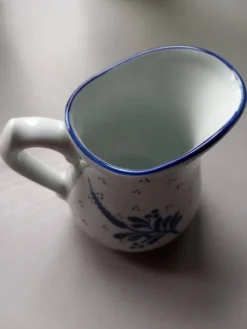 Petit pot à lait en porcelaine de Limoges
