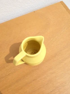 Petit pot à lait jaune Onnaing vers 1930