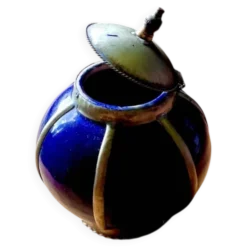 Petit pot récipient en céramique bleu avec monture métallique et couve