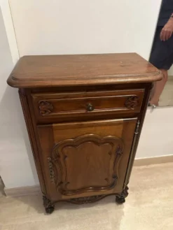 Petit secrétaire d'entrée en noyer