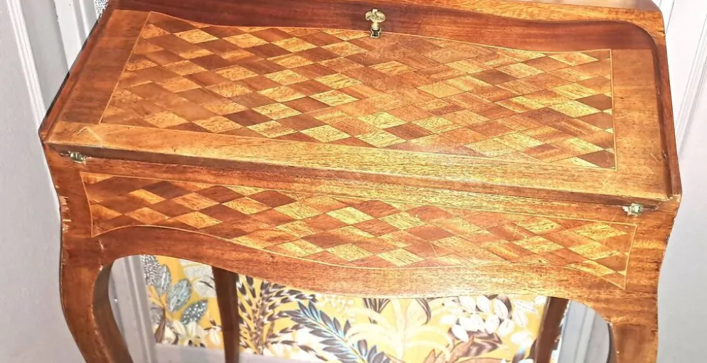 Petit secrétaire XIX style Napoléon III plateau rabattable et marqueterie