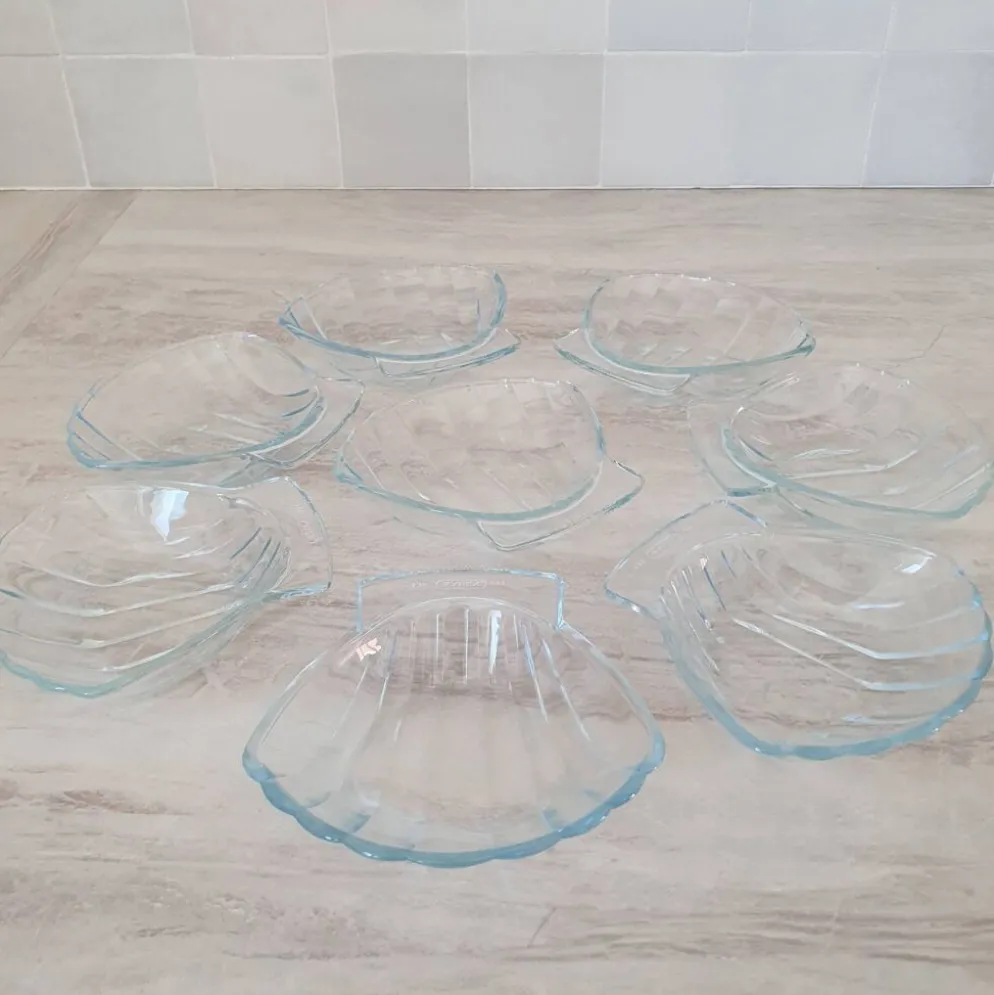8 petits plats ramequins en forme de Coquillage en verre transparent
