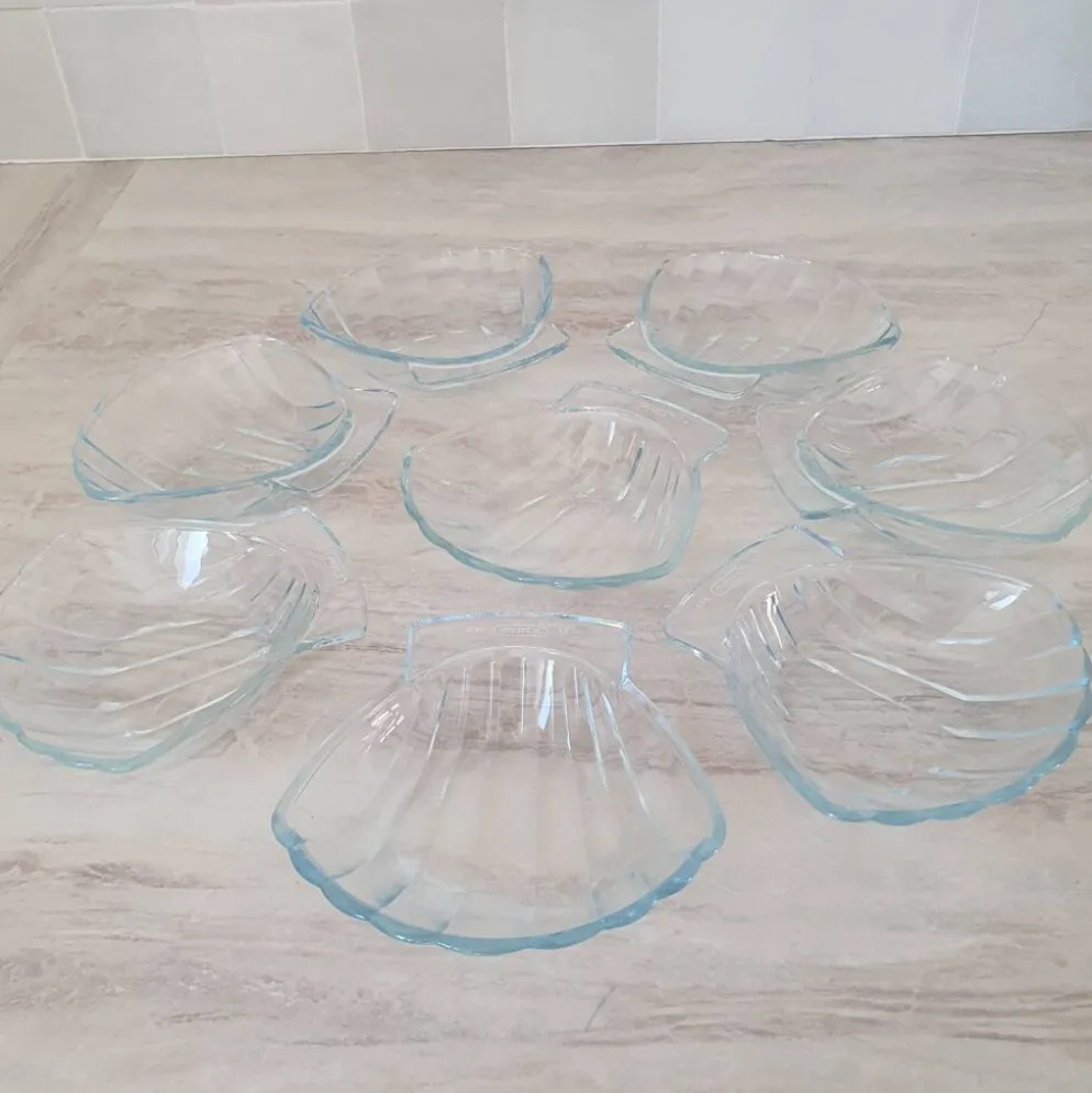 8 petits plats ramequins en forme de Coquillage en verre transparent