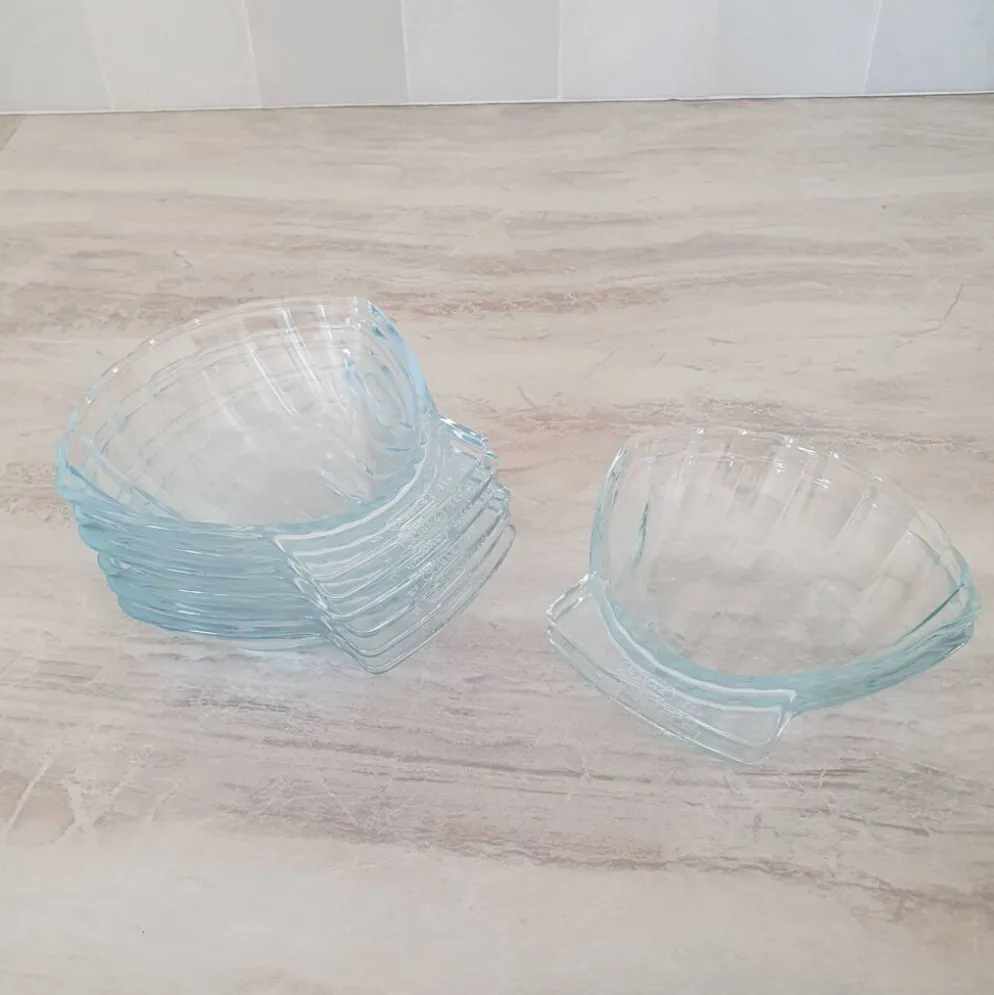 8 petits plats ramequins en forme de Coquillage en verre transparent