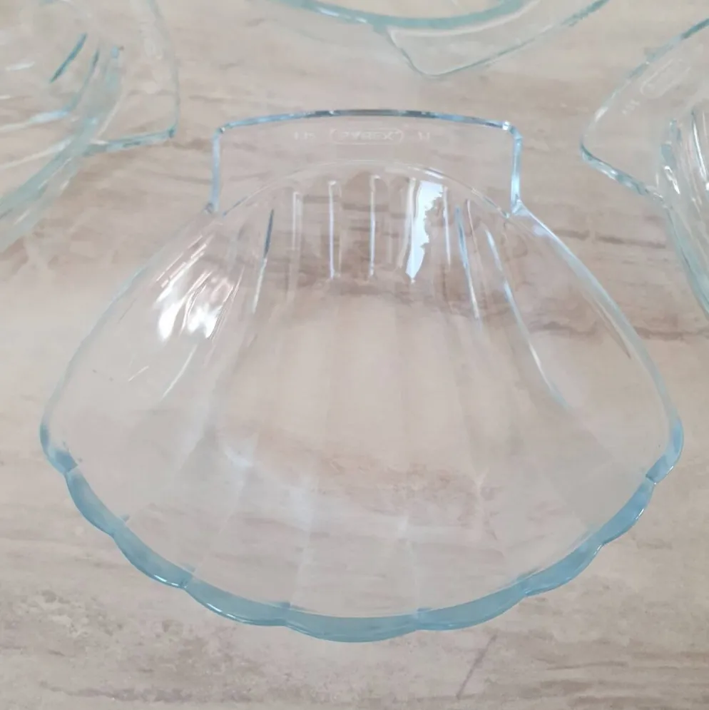 8 petits plats ramequins en forme de Coquillage en verre transparent