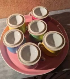 6 petits pots de crème en porcelaine de limoges avec plateau
