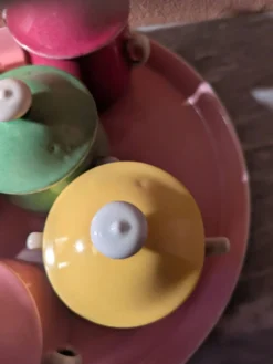 6 petits pots de crème en porcelaine de limoges avec plateau
