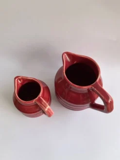 2 petits pots à lait et à crème Onnaing art déco rouge