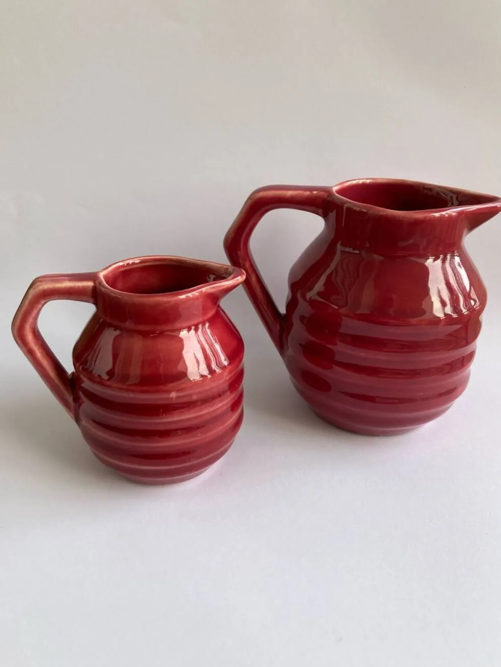 2 petits pots à lait et à crème Onnaing art déco rouge