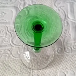 10 petits VERRES 5 cl à pied vert émeraude