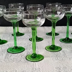 10 petits VERRES 5 cl à pied vert émeraude
