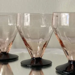 6 petits verres à vin ou à eau art déco rose et pied noir 7 cl