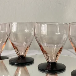 6 petits verres à vin ou à eau art déco rose et pied noir 7 cl