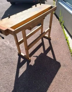 Petit établi de menuisier vintage en bois massif – Console de charme