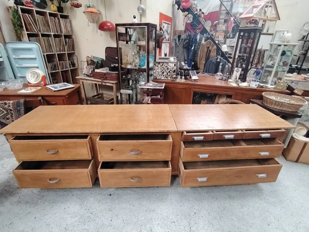 Pièce unique : grand meuble d'atelier en bois massif à 9 tiroirs
