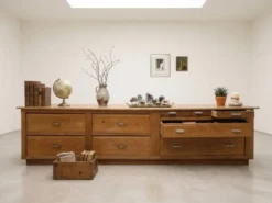 Pièce unique : grand meuble d'atelier en bois massif à 9 tiroirs