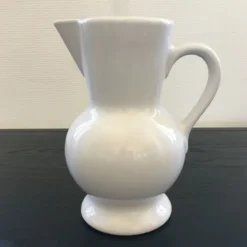 Pichet blanc classique