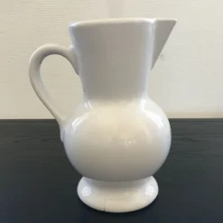 Pichet blanc classique