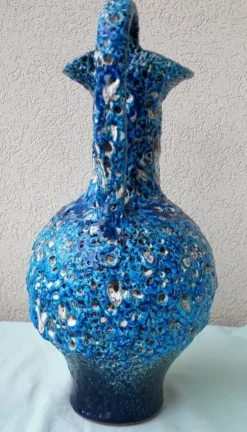 Pichet bleu en céramique fat lava