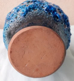Pichet bleu en céramique fat lava