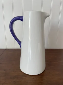 Pichet carafe en céramique blanc et bleu