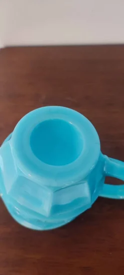 Pichet , crémier en opaline vintage
