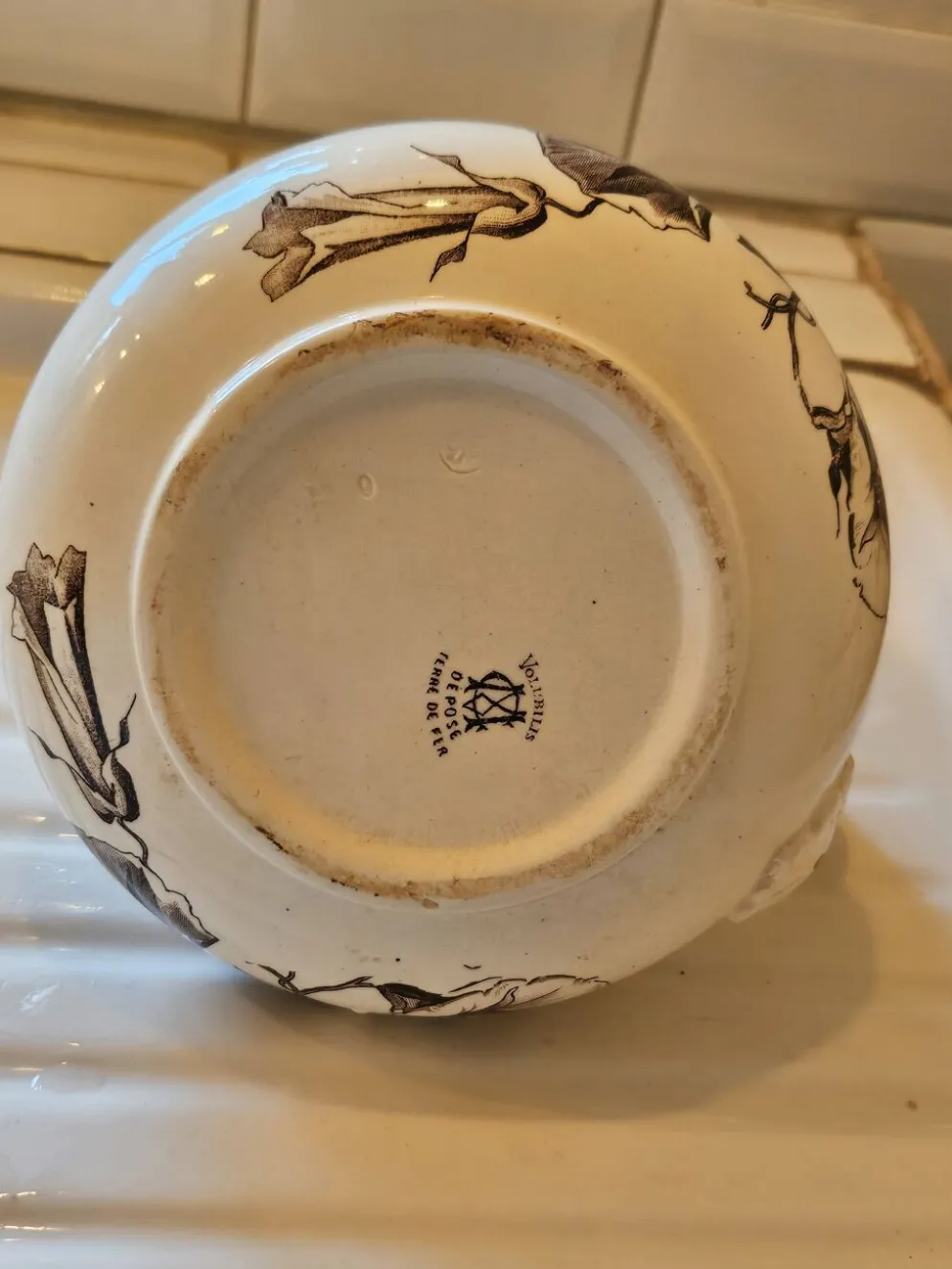 Pichet de toilette Art Nouveau en Terre de Fer « Volubilis »
