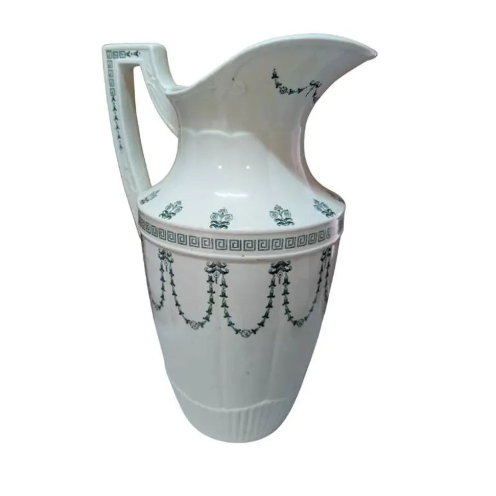 Pichet à eau en porcelaine opaque de Gien :Terre de Fer Marie-Louise