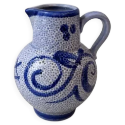 Pichet en céramique bleu