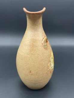 Pichet en céramique de Vallauris à décor de grappe de raisin