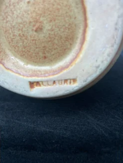 Pichet en céramique de Vallauris à décor de grappe de raisin