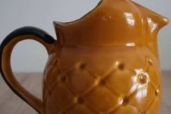 Pichet en céramique motif ananas années 60