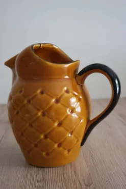Pichet en céramique motif ananas années 60