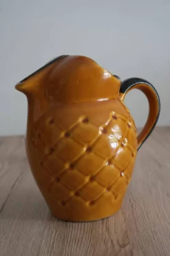 Pichet en céramique motif ananas années 60