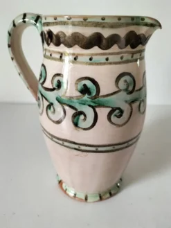 Pichet en faïence artisanal (Bourgogne)