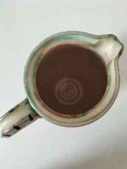 Pichet en faïence artisanal (Bourgogne)