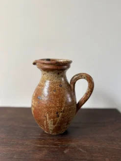 Pichet en grès pyrité vintage