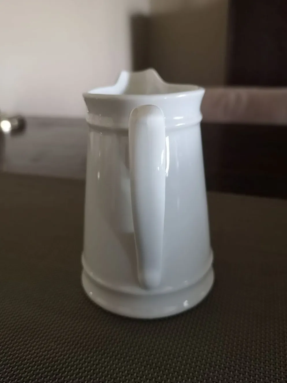 Pichet en porcelaine - Début 20ème